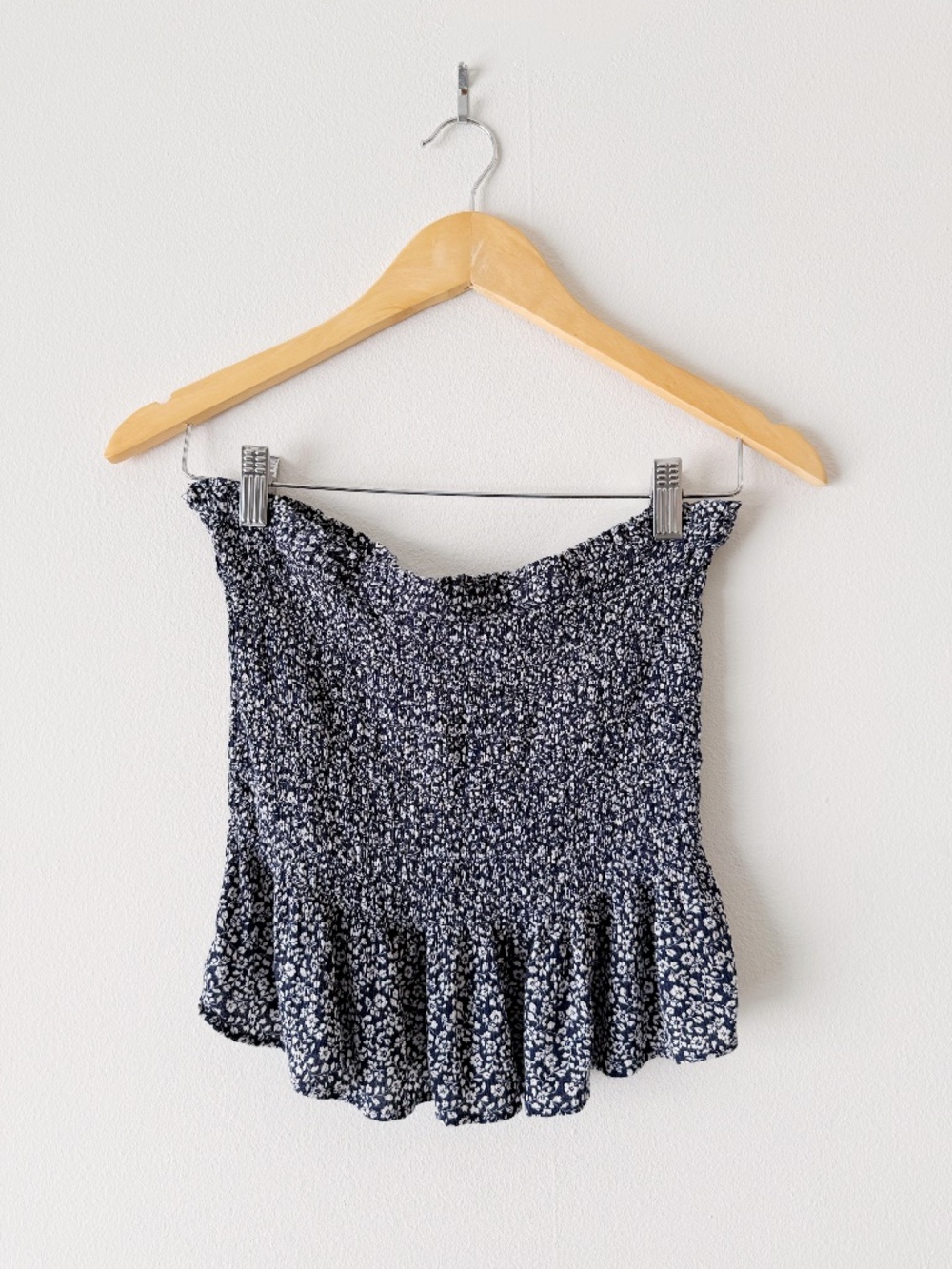 American eagle blue floral smocked peplum ruffle tube top